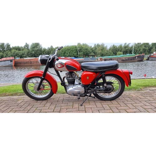 562 - 1966 BSA C15G, 250cc. Registration number LDA 2D. Frame number painted over. Engine number C15G 171.... 