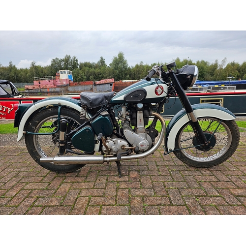 567 - 1960 BSA M33, 499cc. Registration number 971 UXS (non transferrable). Frame number BM20S 12131. Engi... 