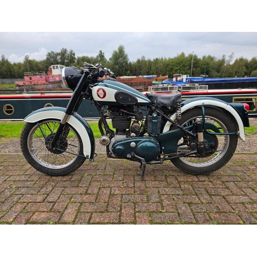 567 - 1960 BSA M33, 499cc. Registration number 971 UXS (non transferrable). Frame number BM20S 12131. Engi... 