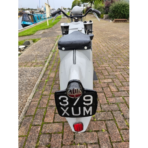 572 - 1949 Velocette LE, 149cc. Registration number 379 XUM (non transferrable). Frame number 2260. Engine... 