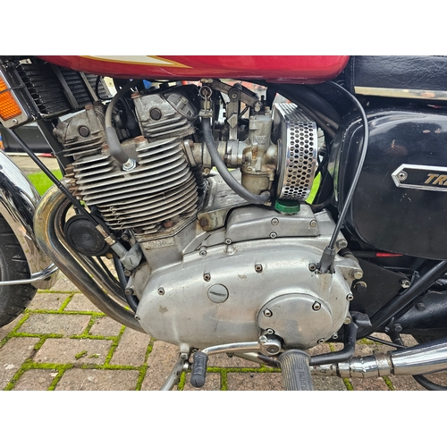 573 - 1975 Triumph T160 Trident, 749cc. Registration number KKH 303N (non transferrable). Frame number T16... 