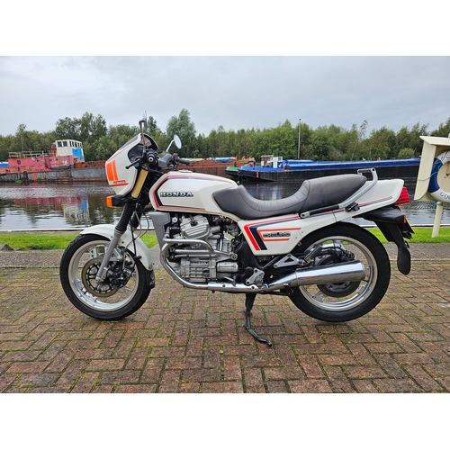 583 - 1993 Honda GL400E, 398cc. Registration number FGK 799X. Frame number NC08 1000994. Engine number GL4... 