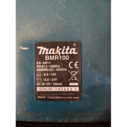 123 - A Makita radio, BMR100, working