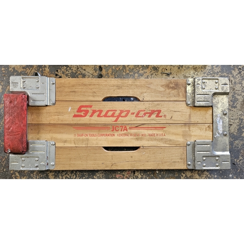 126 - A Snap On vintage crawler, JC7A