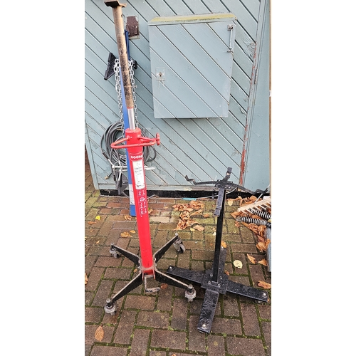 129 - A Viking gearbox stand, model 600GA, 0.6ton and another stand