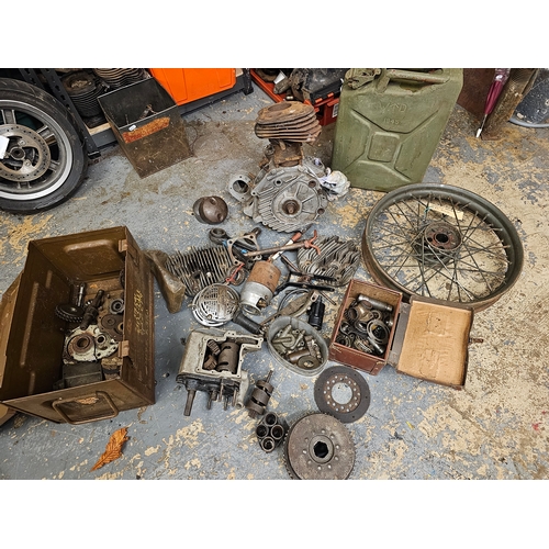 199 - A Harley Davidson 1942 WLC partial engine, number 42WLC 2047, crankcases, crankshaft, one barrel, tw... 