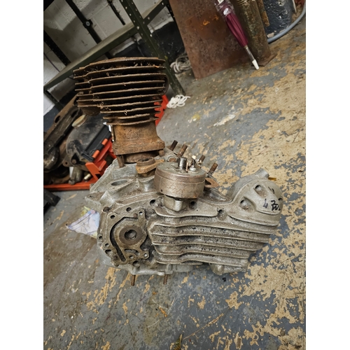 199 - A Harley Davidson 1942 WLC partial engine, number 42WLC 2047, crankcases, crankshaft, one barrel, tw... 