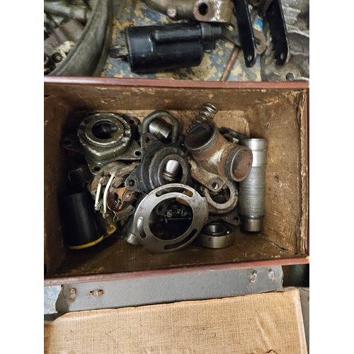 199 - A Harley Davidson 1942 WLC partial engine, number 42WLC 2047, crankcases, crankshaft, one barrel, tw... 