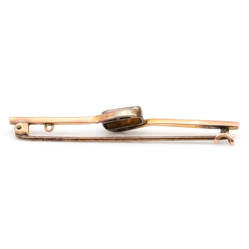 85 - An early 20th century rose gold opal bar brooch, 5.5cm, 2.8gm.