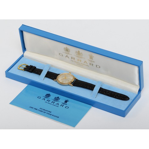 207 - Garrard, a 9ct gold manual wind presentation gentleman's wristwatch, London 1981, case number 12569,... 