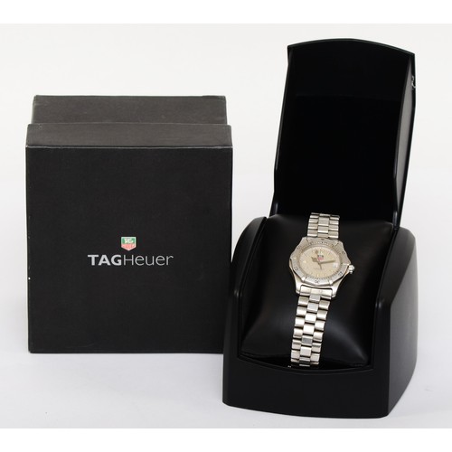 208 - Tag Heuer 2000 Series Professional 200m stainless steel quartz gentleman's wristwatch, reference no.... 