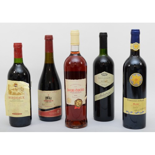 302 - Five assorted bottles of wine comprising 2004 Bailiwick Vintage, 2001 Don Colchagua Merlot, Bordeeau... 