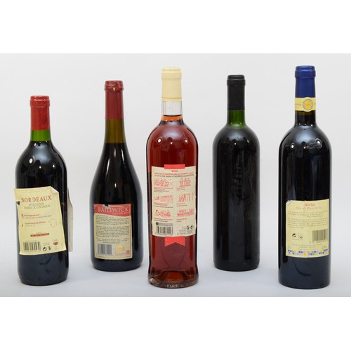 302 - Five assorted bottles of wine comprising 2004 Bailiwick Vintage, 2001 Don Colchagua Merlot, Bordeeau... 