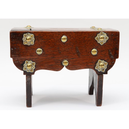 264 - A late 19th/early 20th century apprentice piece money bank in the form of a drop leaf table, raised ... 