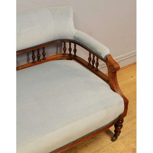 447 - A late 19th/early 20th century carved beech framed bow back three piece bedroom/parlour suite, compr... 