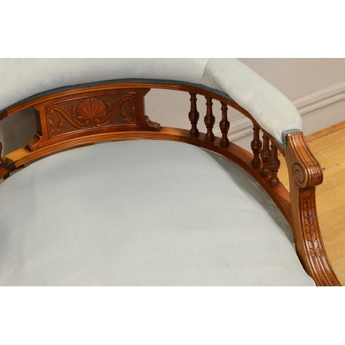 447 - A late 19th/early 20th century carved beech framed bow back three piece bedroom/parlour suite, compr... 