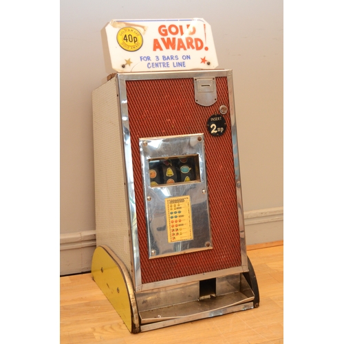 508 - A British mechanical three reel slot machine, probably 1950's, plays 2p but on free play, 84 x 40 x ... 