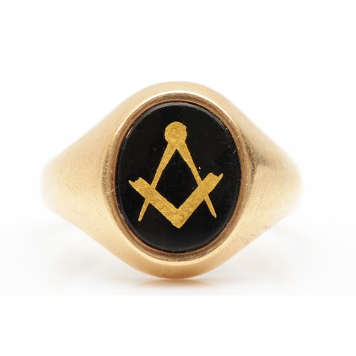 392 - A vintage 9ct gold and onyx Masonic ring, R, 6gm