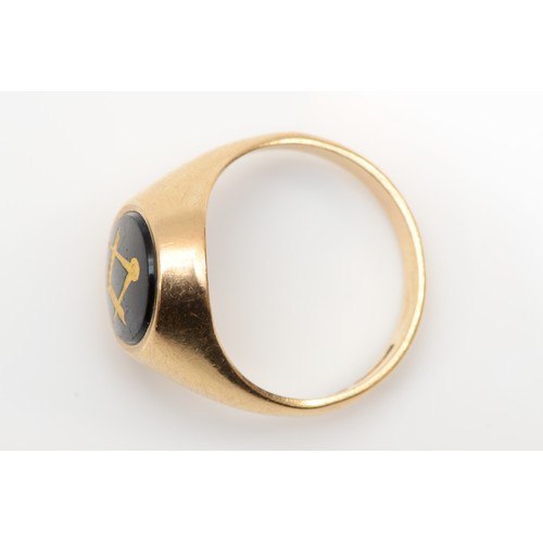 392 - A vintage 9ct gold and onyx Masonic ring, R, 6gm