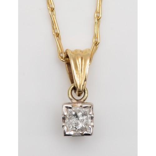 455 - A 9ct gold mounted Princess cut diamond single stone pendant, approroximately 0.25cts, chain, 2.7gm