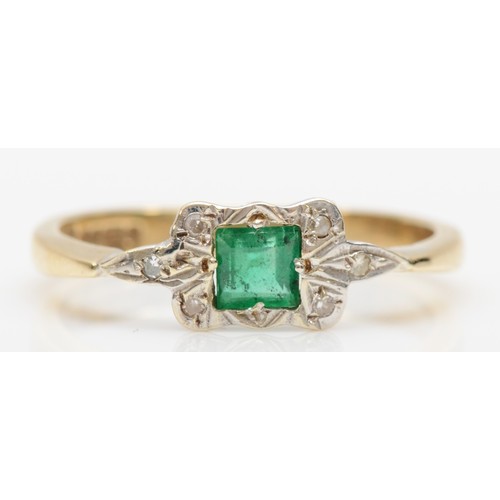 457 - A 9ct gold Art Deco style emerald and diamond ring, N, 2.1gm