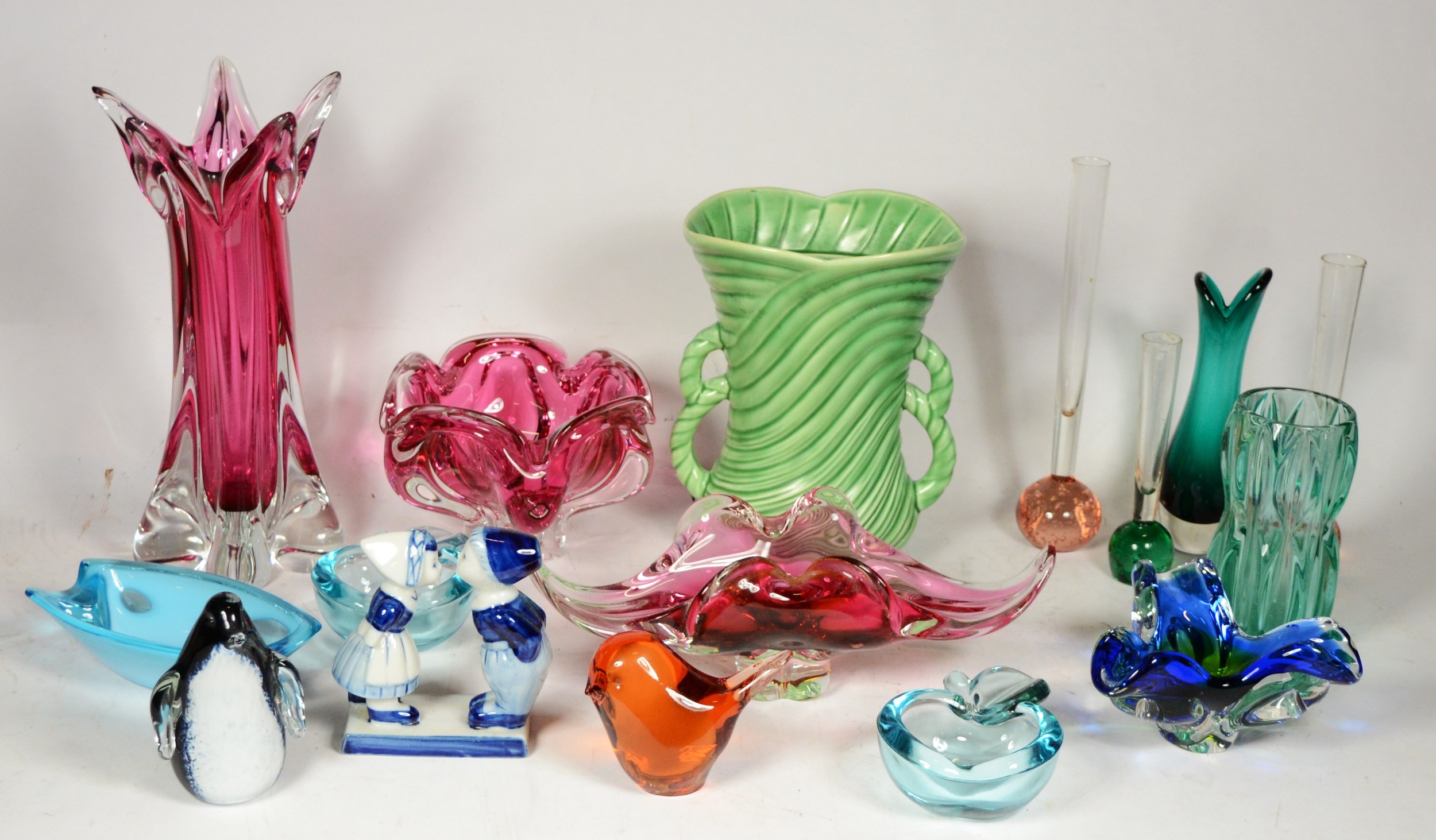 A collection of mid 20th century Art Glass pieces, to include vases ...