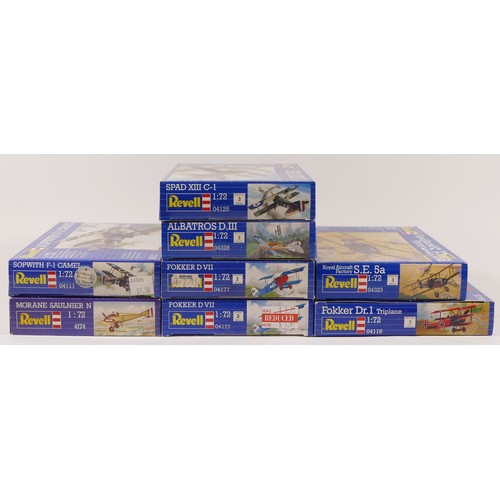 66 - Revell, eight plastic 1:72 kits of aviation models, 4174, 04323, 04111, 04328, two 04177, 04125 and ... 