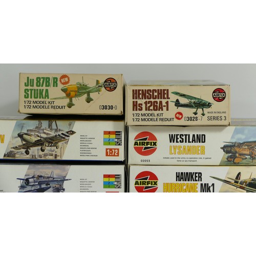 72 - Airfix, Two vintage plastic 1:72 kits of aviation models, 03030-0, 03028-7, together with six 1:72 a... 