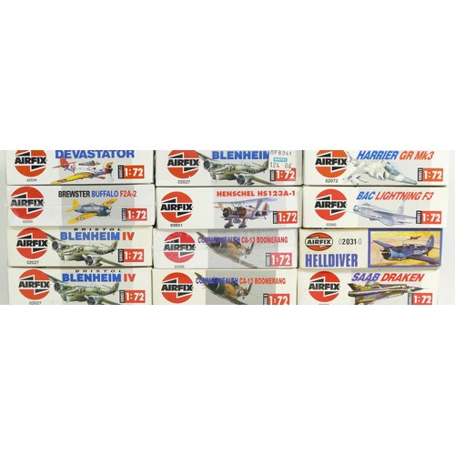 76 - Airfix, twelve plastic 1:72 kits of aviation models, 02039, 02031-0, 02080, 02072, two 02099, 02051,... 