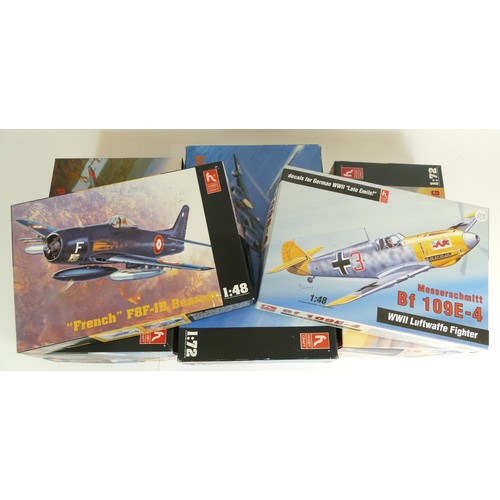 82 - Hobby craft, five plastic 1:48 kits of aviation models, HC1535, HC1558, HC1516, HC1570, HC1441, toge... 