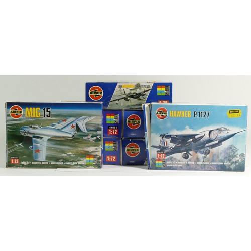 102 - Airfix, seven plastic 1:72 kits of aviation models, 03031, two 03019, 03019, 03033, 03064, 00017 and... 