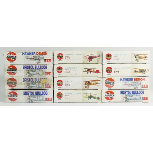 106 - Airfix, twelve vintage plastic 1:72 kits of aviation models, 00074, 00078, 00081, 00075, 00082, 0008... 