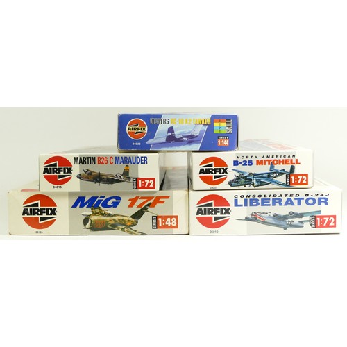 139 - Airfix, a plastic 1:48 MiG 17F kit model, 05103, a 1:72 Consolidated B-24J Liberator kit, 06010, a 1... 