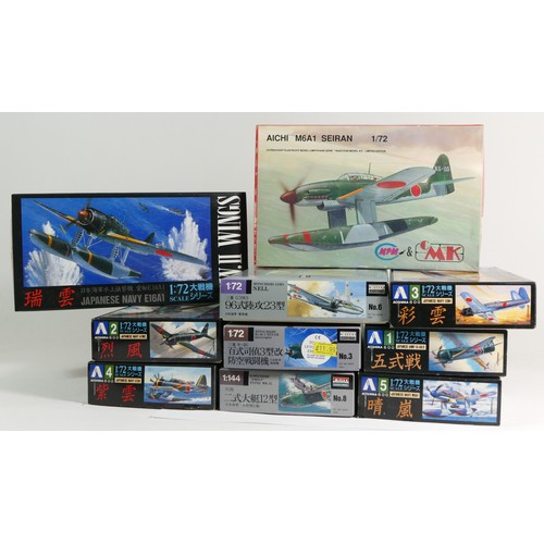 151 - W.W.II Wings, six plastic 1:72 kits of aviation models, 600-3, 600-6, 600- 2, 600-4, 600-1, 600-5, t... 