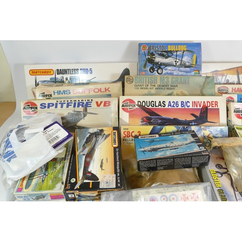 159 - Matchbox, two plastic 1:32 kits of aviation models, Tiger Moth DH-82A/C, 40505, a Douglas Dauntless,... 