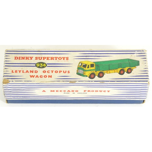 185 - Dinky Supertoys, a No. 934 Leyland Octopus flatbed truck with box.