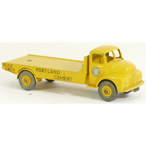 186 - Dinky Toys, a die-cast No.533 Leyland cement wagon 'Ferrocrete', boxed.