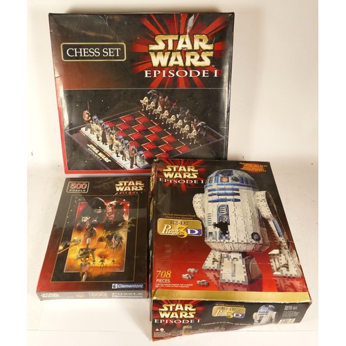 203 - Starwars, a boxed 3D R2-D2 jigsaw (opened), a Episode 1 500 piece puzzle, and a chess set (lacking b... 