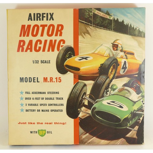 207 - Airfix, A vintage 1:32 scale motor racing model M.R.15 game.