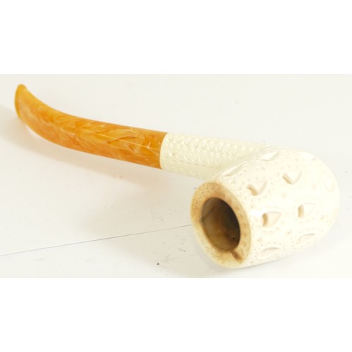 355 - A contemporary carved Meerschaum pipe, cased