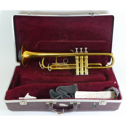 453 - A contemporary American King 600 brass three button trumpet, with Denis Wick mouthpiece, impressed n... 