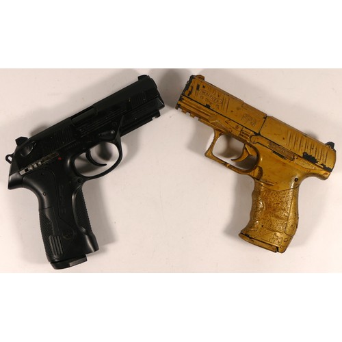 513 - A Umarex Walther P.P.Q  .177 CO2 air pistol, serial number 122C77635, together with a Umarex Beretta... 