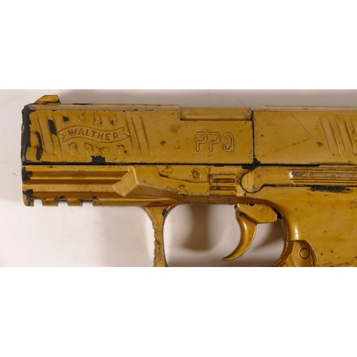 513 - A Umarex Walther P.P.Q  .177 CO2 air pistol, serial number 122C77635, together with a Umarex Beretta... 