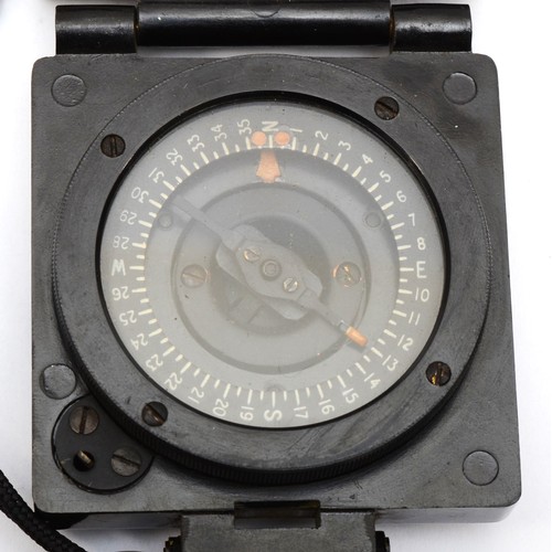 566 - WWII British Compass, Magnetic, Marching, Mark I, maker marked T&G Co Ltd. Serial number B275163