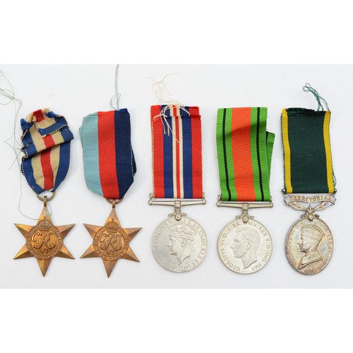 609 - WWII and Territorial, group of five, unmounted, 1939-1945 Star, France and Germany, Defense, War and... 