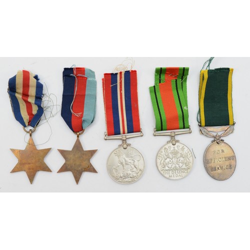 609 - WWII and Territorial, group of five, unmounted, 1939-1945 Star, France and Germany, Defense, War and... 