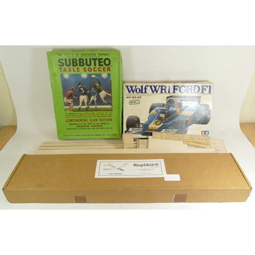 206 - Subbuteo, a C. 1972-73 boxed table soccer 'Club Edition' game, a Tamiya 1:12 Wolf WR1 Ford F1 model ... 