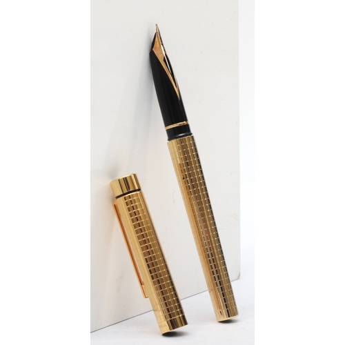 75 - Sheaffer, a gold plated fountain pen, with 14K gold nib and cartridge filling, case