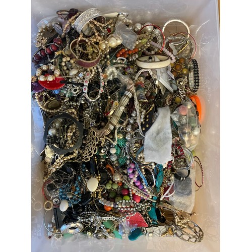 144 - Approximately 10kg of costume jewellery.