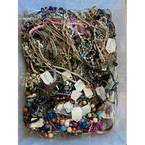 149 - Approximately 10kg of costume jewellery.